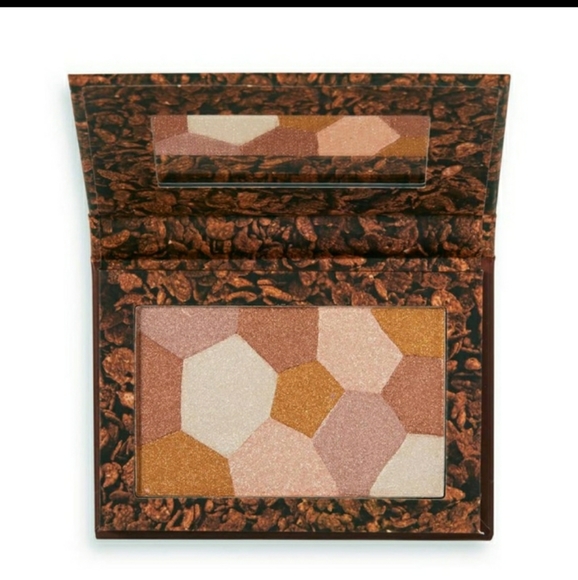 Revolution x Cocoa Pebbles Highlighter - Picture 4 of 8